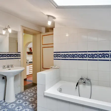 Apartment Terrazza San Michele - Affitti Brevi Italia Lucca